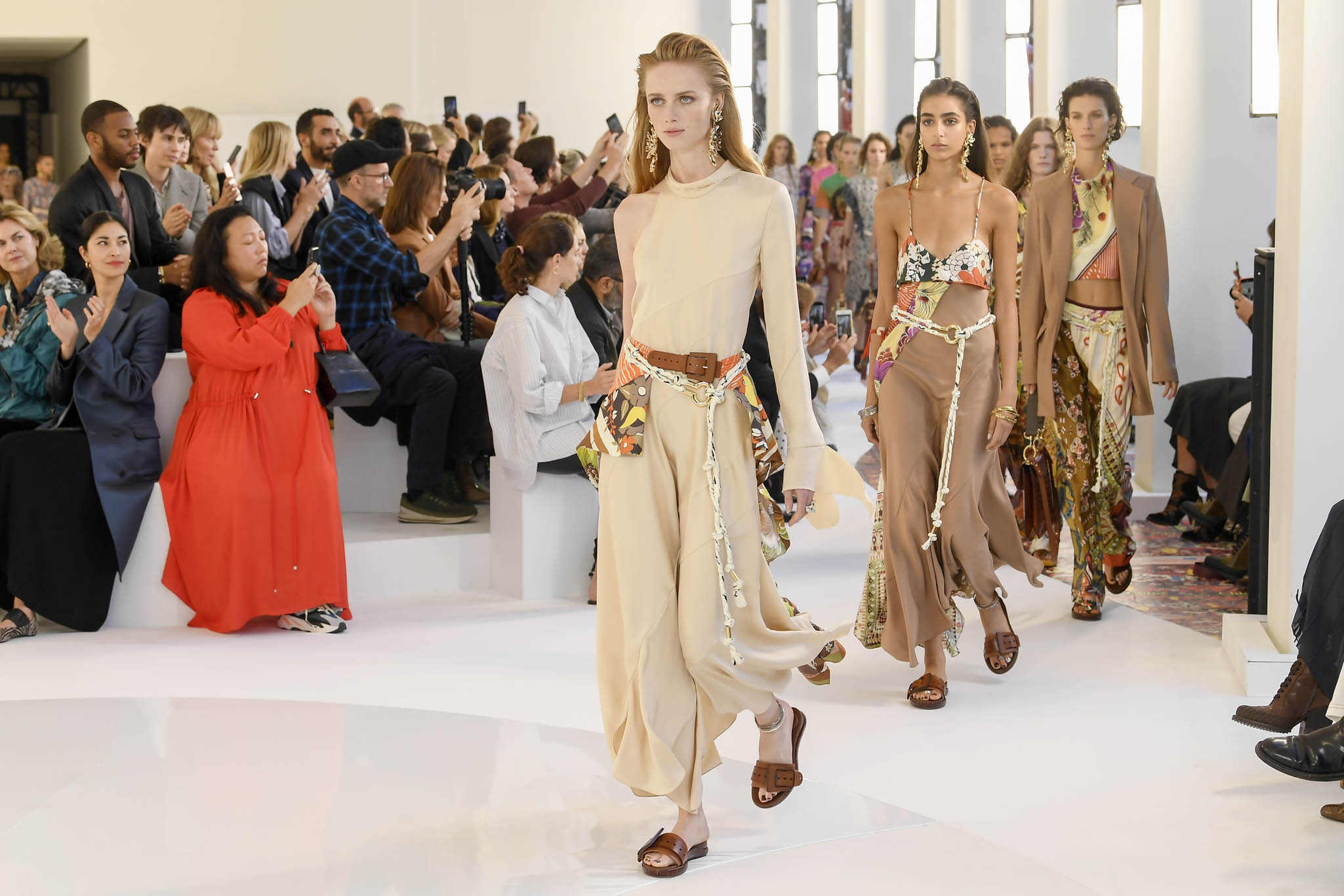 BOHO WITHOUT CLICHE, RAMSAY-LEVI LEADS SPRING 2019 CHLOE