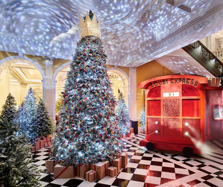 CHRISTIAN LOUBOUTIN DESIGNS A SHOWSTOPPING CHRISTMAS TREE FOR CLARIDGE'S