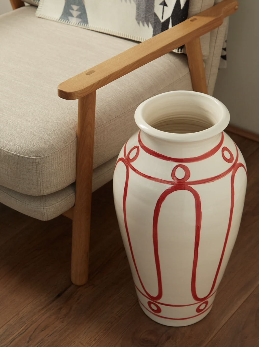 themis-z-vase-hot-list-must-haves-to-buy-this-month