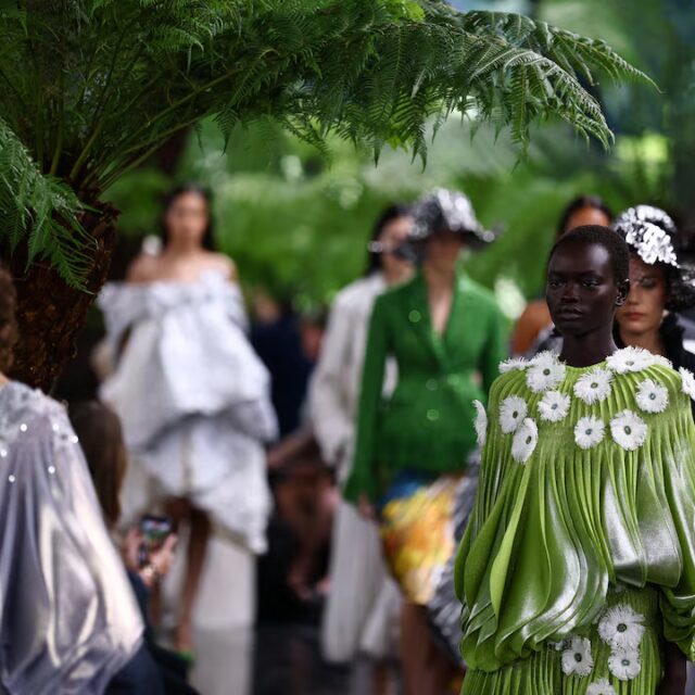 artist-lynda-benglis-is-the-dior-couture-muse-for-jonathan-anderson